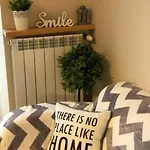 Apartment Wilcza 54 Prywatne Mieszkanie Z Balkonem W Centrum 400m Od Dworca Centralnego Samodzielne Zameldowanie! Self Check-in System! *