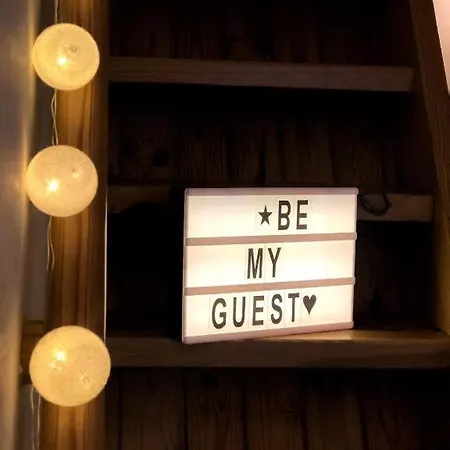 Wilcza 54 Prywatne Mieszkanie Z Balkonem W Centrum 400m Od Dworca Centralnego Samodzielne Zameldowanie! Self Check-in System!